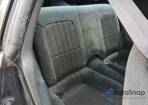 1998 Pontiac Firebird Formula z USA, uszkodzony, nr VIN 2G2FV22G1W2211477